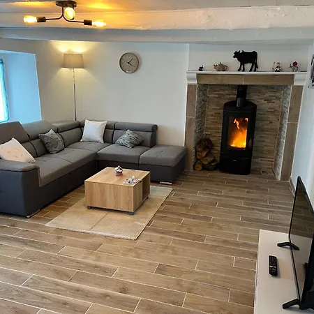 Vakantiehuis Maison De Renovee A La Ferme, Terrasse, Proche Du Parc Ardes, Puy De Dome Et Brioude - Fr-1-582-375 *