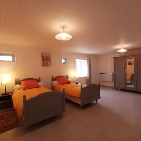 Semesterbostad Maison De Renovee A La Ferme, Terrasse, Proche Du Parc Ardes, Puy De Dome Et Brioude - Fr-1-582-375 Autrac