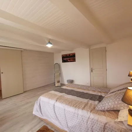 Semesterbostad Maison De Renovee A La Ferme, Terrasse, Proche Du Parc Ardes, Puy De Dome Et Brioude - Fr-1-582-375