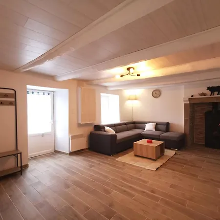 Vakantiehuis Maison De Renovee A La Ferme, Terrasse, Proche Du Parc Ardes, Puy De Dome Et Brioude - Fr-1-582-375 Autrac